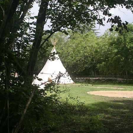 ホテルTipi Au Logis De L'Espoir Jauldes エクステリア 写真