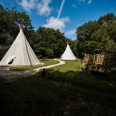 ホテルTipi Au Logis De L'Espoir Jauldes エクステリア 写真